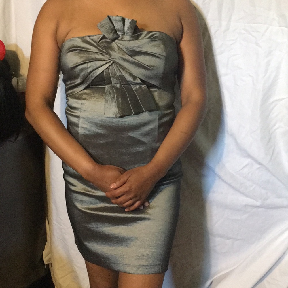 Dress - Picture 3 of 4